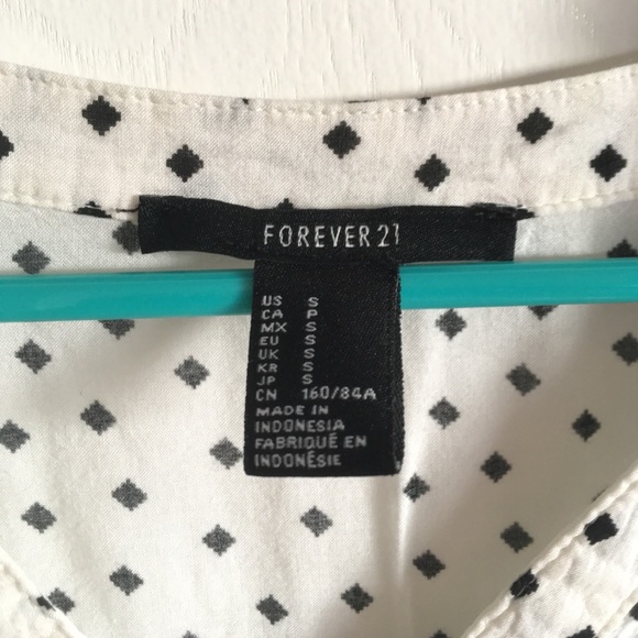 Tiny Square Pattern Top - Picture 4 of 4